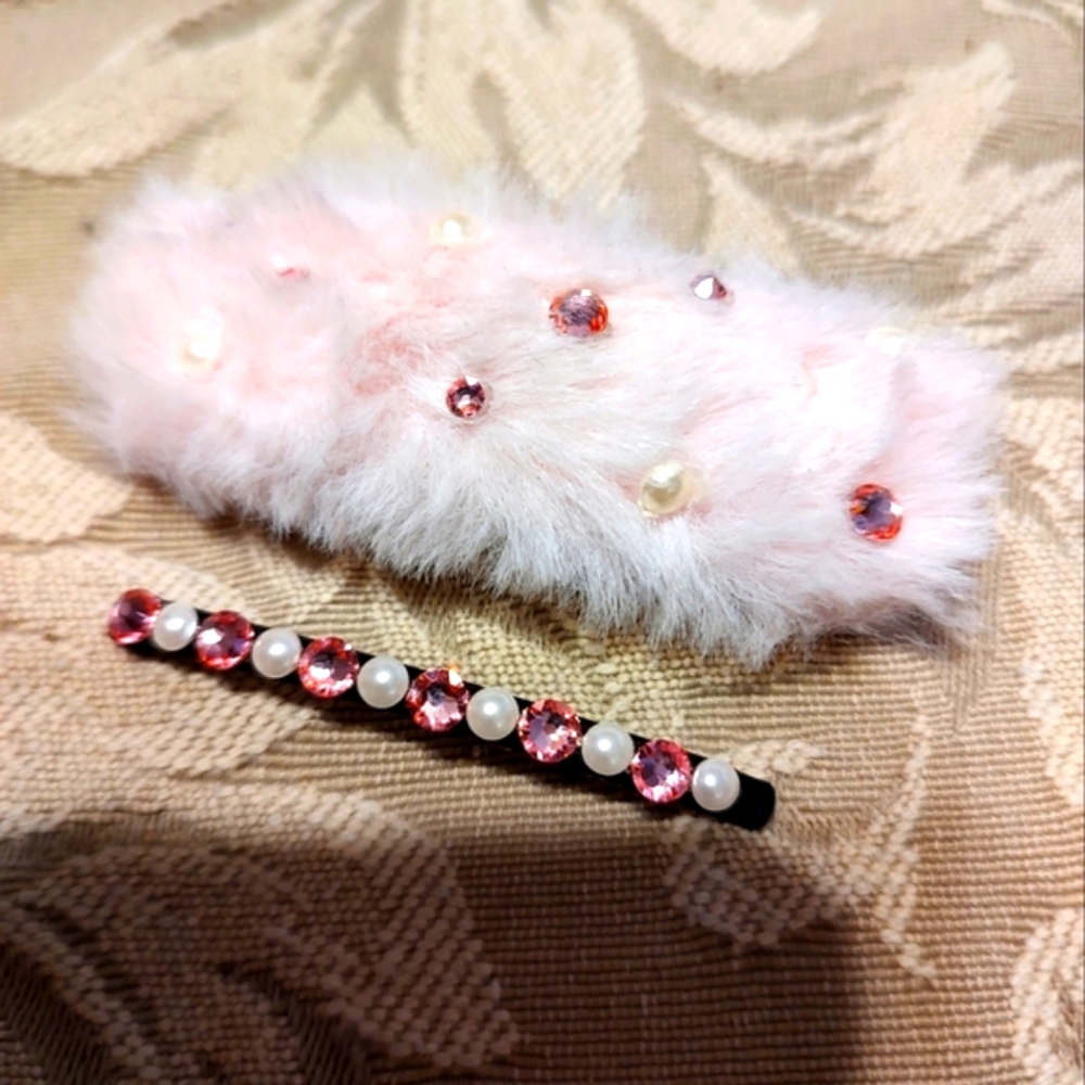🌷NWOT Neiman Marcus Precious Powder Pink Faux Fur Pearl Rhinestone Barrette Set - Picture 5 of 10
